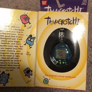 1996-1997 original tamagotchi pet!